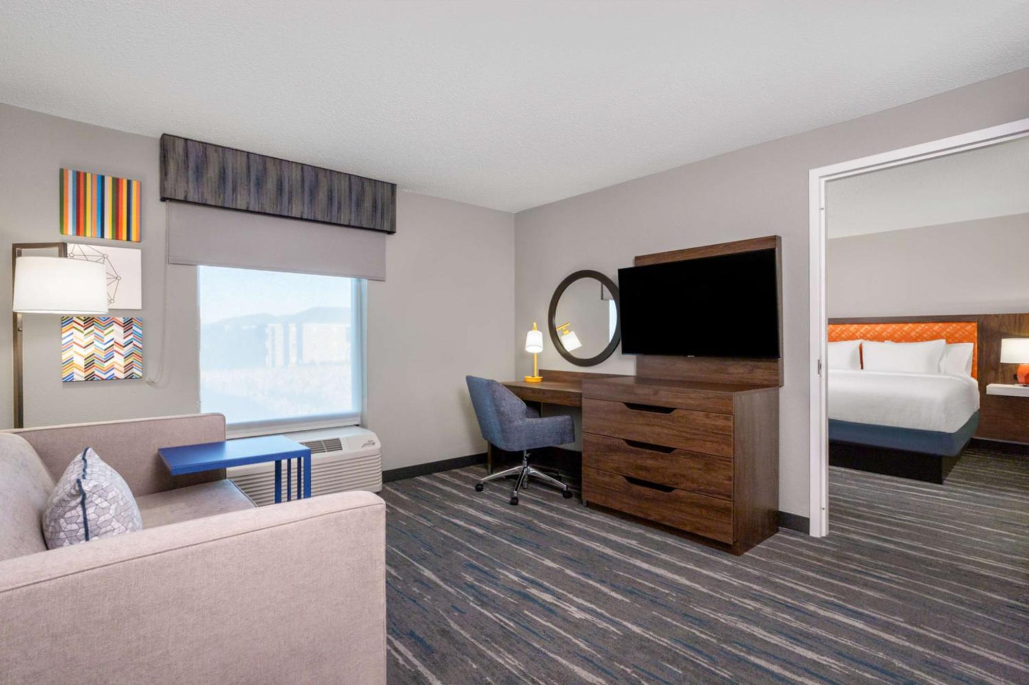 Hampton Inn & Suites Muncie Exterior photo